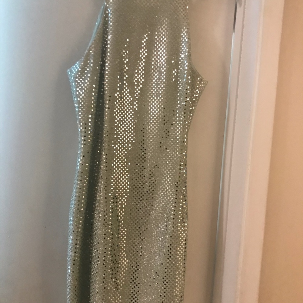 Dress - Picture 3 of 4